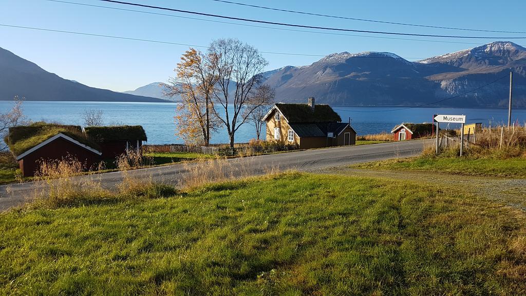 Gamtunet Lyngen Svensby Buitenkant foto